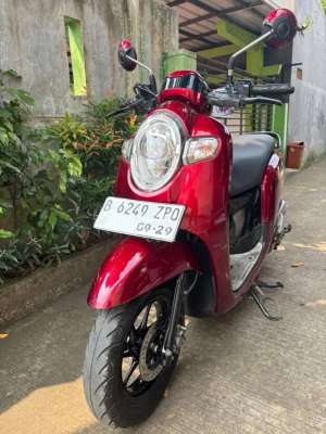 Jual bekas Honda Scoopy Tahun 2019 Merah,lokasi di Sawangan