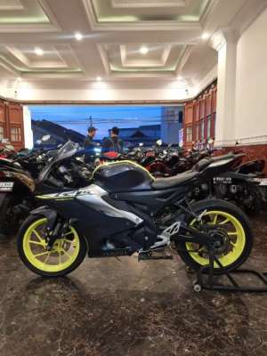 Jual bekas HUB KOKOM DP 1 JT PROMO R15 V4 2023 MOTOR GRES KAYA BARU,lokasi di Pademangan
