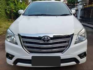 Jual bekas INNOVA G LUXURY BENSIN MATIC 2014 2015 TGN1 PRIBADI KM LOW BODY MULUS,lokasi di 