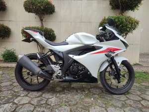 Jual bekas JUAL CEPAT GSR R TAHUN 2017,lokasi di Ciputat Timur