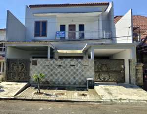 JUAL CEPAT RUMAH 2 LANTAI TERAWAT DI CLUSTER ASRI DI CITRA RAYA lokasi di Cikupa, tersedia melalui melalui situs Olx