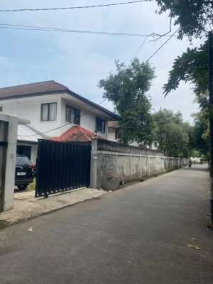 Jual Rugi Rumah di Kemang Timur V, 10 menit dari pintu tol. lokasi di Kemang, tersedia melalui melalui situs Olx