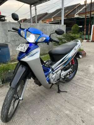 Jual bekas Kharisma silver biru 2005 isi,lokasi di Katapang