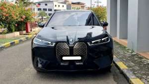 Jual bekas Km10rb bmw ix 2023 hitam listrik,lokasi di 