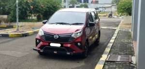 Jual bekas Km10rb daihatsu sigra r deluxe manual 2023 merah,lokasi di 