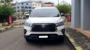Jual bekas Km12rb toyota kijang innova venturer bensin 2022 putih,lokasi di 