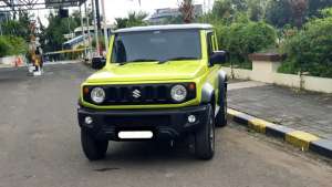 Jual bekas Km5rb suzuki jimny 3 door 2023 kuning,lokasi di 