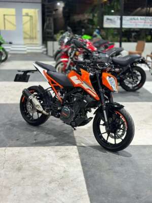Jual bekas KTM DUKE 250 ABS SUPER LIKE NEW,lokasi di Cikarang Timur