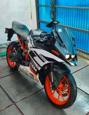 Jual bekas KTM RC200 km 35rbuan,lokasi di Pekayon