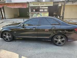 Jual bekas Mercedes-Benz C200 2014 Bensin,lokasi di 