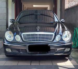 Jual bekas Mercedes-Benz E260 2003 Bensin,lokasi di 