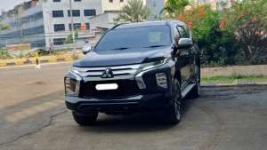 Jual bekas Mitsubishi pajero sport dakar ultimate 4x4 sunroof 2023 hitam,lokasi di 