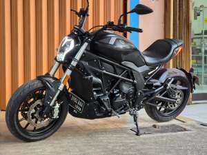 Jual bekas Moge Cruiser Benelli 502C Th 2021 Odo 10rb Like New Siap Gas Sdh ABS,lokasi di Daan Mogot