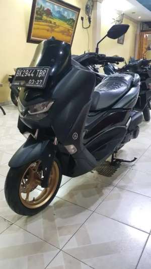 Jual bekas New Nmax 155 CBS 2022 Cantik Ellegant-Odomtr 9.000 KM-plaza motor,lokasi di Medan Tuntungan