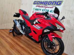 Jual bekas NINJA 250 FI LED 2022 . NINJA 2022 . NEW NINJA like new,lokasi di Bekasi Timur