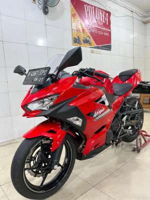 Jual bekas NINJA FI 250 2022 LOW KM GRESS MULUSS TGN PERTAMA DR BARU SURAT READY,lokasi di Gambir