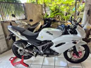 Jual bekas Ninja RR New 2012,lokasi di Buahbatu (Margacinta)