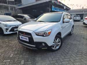 Jual bekas Pajak Panjang Mitsubishi Outlander Sport 2.0 PX Bensin-AT 2014 Putih,lokasi di 
