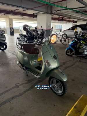 Jual bekas Piaggio LXV125 Italy 2010 Rare Portofino Green,lokasi di Kemang