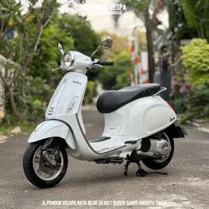 Jual bekas Piaggio Vespa PRIMAVERA 150 3V TAHUN 2014 WARNA PUTIH FAVOURIT COLOUR,lokasi di Duren Sawit