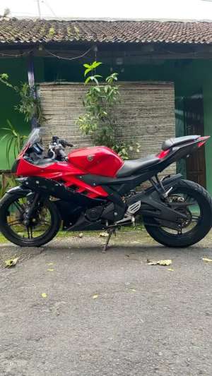 Jual bekas R15 v2 tahun 2015,lokasi di Turi