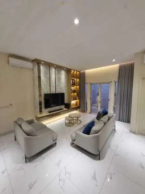 Rumah 2 Lantai Bagus di Suvarna Sutera Cluster Chiara , Tangerang lokasi di Cikupa, tersedia melalui melalui situs Olx