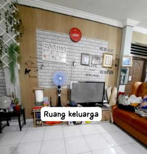 Rumah 2 lantai luas 149m hook di jatirahayu pondok melati bekasi lokasi di Pondok Melati, tersedia melalui melalui situs Olx