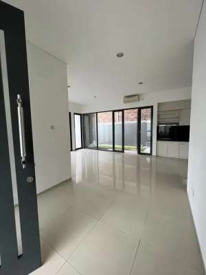 RUMAH BARU MEWAH DUA LANTAI DI CLUSTER THE AMAYA UNGARAN TYPE MONTANA lokasi di Ungaran Barat, tersedia melalui melalui situs Olx