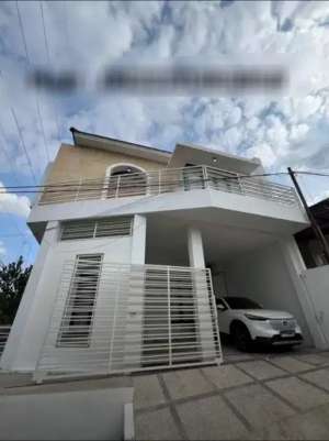 rumah cantik 2 lt hook di jalan kembar perumahan sengkaling dau lokasi di Dau, tersedia melalui melalui situs Olx