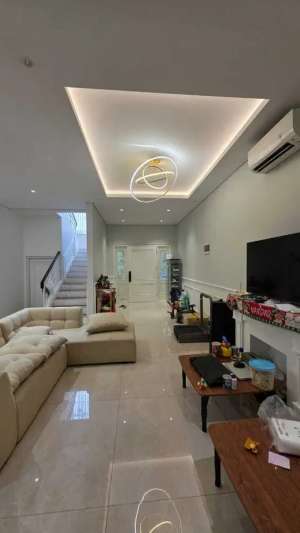 Rumah Cantik Full renov di Eminent Ingenia BSD Dekat ICE lokasi di Pagedangan, tersedia melalui melalui situs Olx