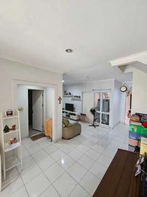 RUMAH CLUSTER AZALEA GADING SERPONG RAPI SUDAH RENOV DEKAT KEMANAMANA lokasi di Serpong, tersedia melalui melalui situs Olx