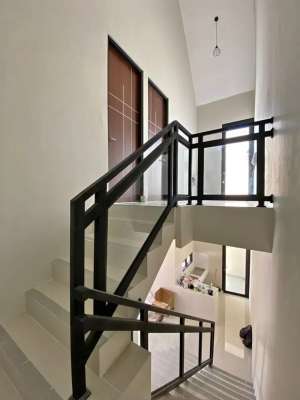 RUMAH DI COLOMADU SOLO KOTA DEKAT KAMPUS UMS lokasi di Kartasura, tersedia melalui melalui situs Olx