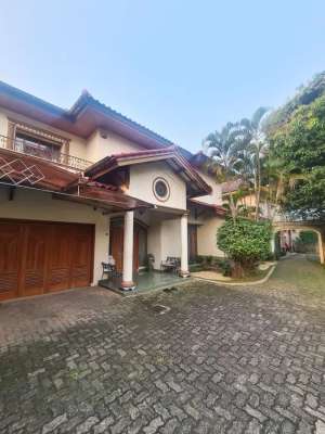 Rumah Dijual MURAH Jagakarsa. Tanah Luas, Halaman Besar. NEGO lokasi di Jagakarsa, tersedia melalui melalui situs Olx