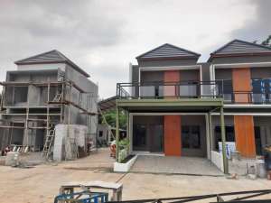 Rumah Kokoh dan megah 2lantai pinggir jalan raya jatiwarna lokasi di Jatiwarna, tersedia melalui melalui situs Olx