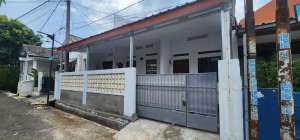 Rumah Kontrakan 6 Pintu di Pondok Benda Pamulang Tangerang Selatan lokasi di Pamulang, tersedia melalui melalui situs Olx