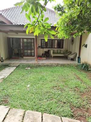 RUMAH MENTENG JAKARTA PUSAT, JUAL CEPAT lokasi di Menteng, tersedia melalui melalui situs Olx