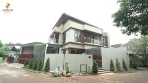 RUMAH MEWAH 2 LANTAI HARGA TERMURAH SEMI FURNISH DI BSD SERPONG lokasi di Bumi Serpong Damai, tersedia melalui melalui situs Olx