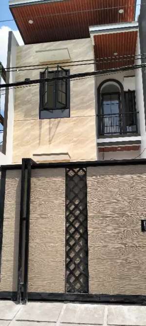 Rumah mewah 2 lantai promo Perum Nginden Intan lokasi di Sukolilo, tersedia melalui melalui situs Olx