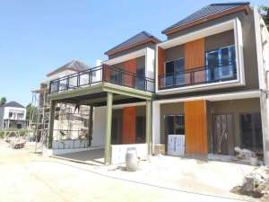 RUMAH MEWAH TANAH LUAS 1 MILYARAN lokasi di Jatiwarna, tersedia melalui melalui situs Olx