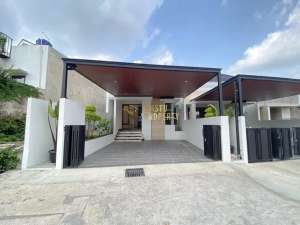 RUMAH MODERN, CARPORT BISA 2 MOBIL DI JAKAL KM 10 lokasi di Ngemplak, tersedia melalui melalui situs Olx