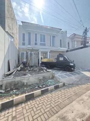 RUMAH MODERN MEWAH DEKAT JCM SCH BELAKANG HYATT HOTEL JALAN PALAGAN lokasi di Mlati, tersedia melalui melalui situs Olx