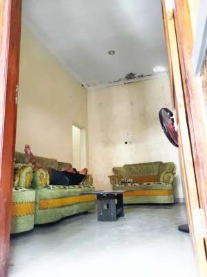 Rumah murah di utara Mojosongo kondisi renovasi baru lokasi di Pasar Kliwon, tersedia melalui melalui situs Olx