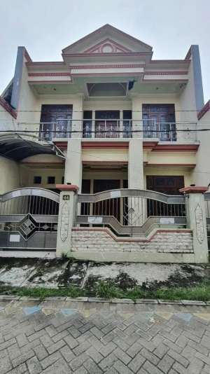 Rumah Murah Dua Lantai di Manukan Lor - Surabaya lokasi di Tandes, tersedia melalui melalui situs Olx