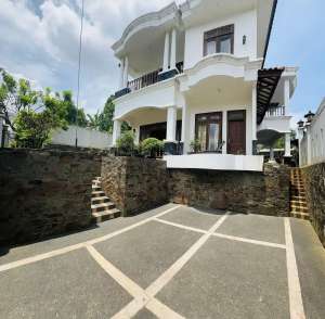 Rumah Semi Furnished Dalam Cluster Di Northridge Golf Sentul City lokasi di Babakan Madang, tersedia melalui melalui situs Olx