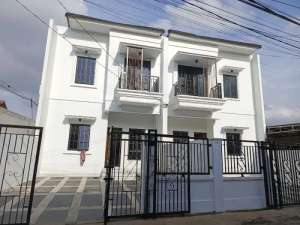 Rumah Siap Huni Cijantung Kalisari,Pasar Rebo lokasi di Pasar Rebo, tersedia melalui melalui situs Olx