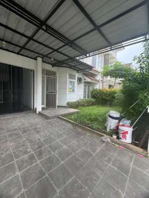 Rumah siap huni di taman bromo karawaci lokasi di Karawaci, tersedia melalui melalui situs Olx