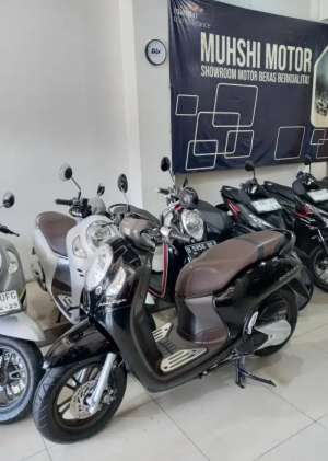 Jual bekas SCOOPY PRESTIGE KEYLESS 2022, SEPERTI BARU, MUHSHI MOTOR.,lokasi di Coblong
