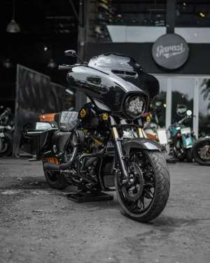 Jual bekas Street glide m8 2021 , full modif bagger performance,lokasi di Soekarno Hatta