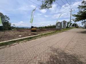 Tanah Kavling di Tengah Perumahan Nyaman Bandulan lokasi di Pakis, tersedia melalui melalui situs Olx