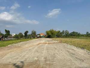 Tanah Kavling Perumahan SHM Di Jalan Raya Sidokarto Godean Sleman lokasi di Mantrijeron, tersedia melalui melalui situs Olx